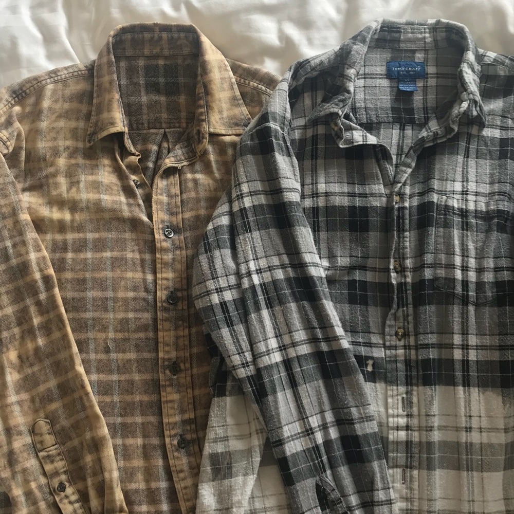 LOT ⚡️ 2 Acid Washed UO Flannels